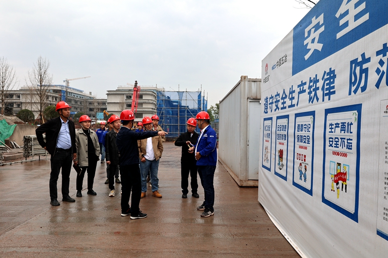建投建工到中國五冶在建項目觀摩學(xué)習(xí) (3).JPG