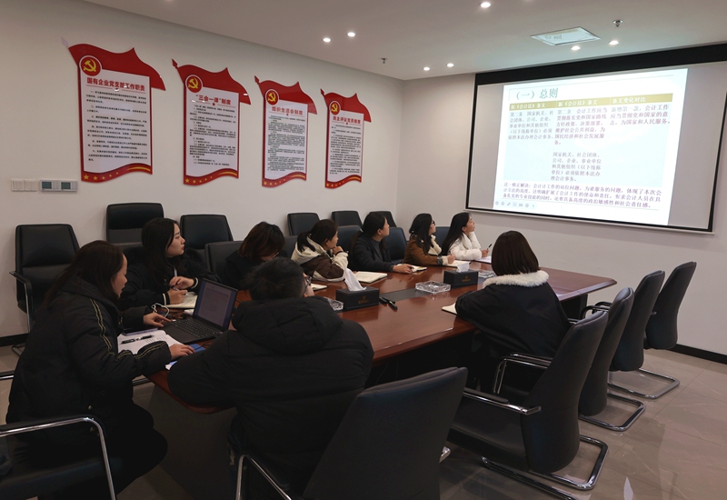 建投建工開(kāi)展新會(huì)計(jì)法解讀暨財(cái)務(wù)警示教育宣貫 (2).JPG